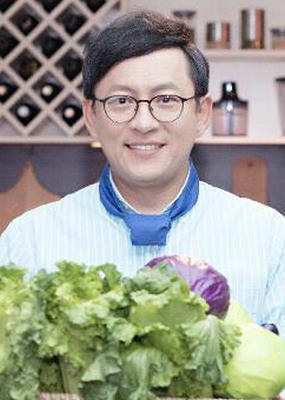 日本哺乳期挤奶水的av